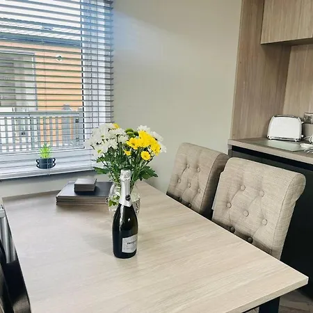 Holiday home Field View With Hot Tub *