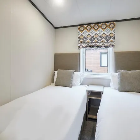 Field View With Hot Tub *