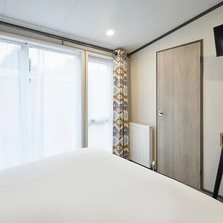 Field View With Hot Tub * York